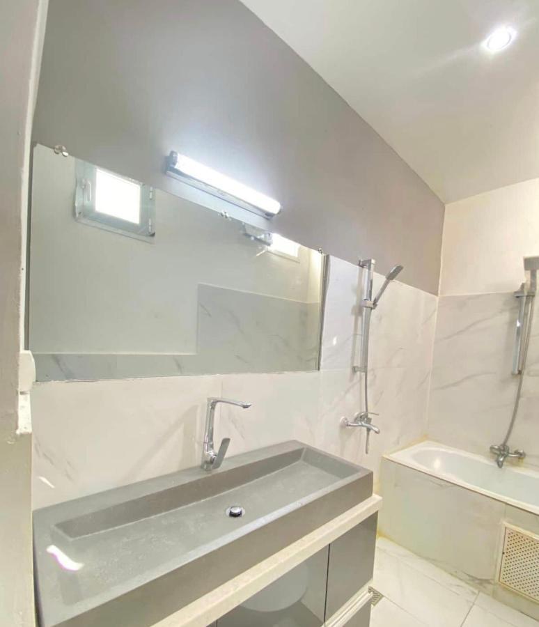 Appartement Haut Standing Idealement Situe A Dakar Exterior photo