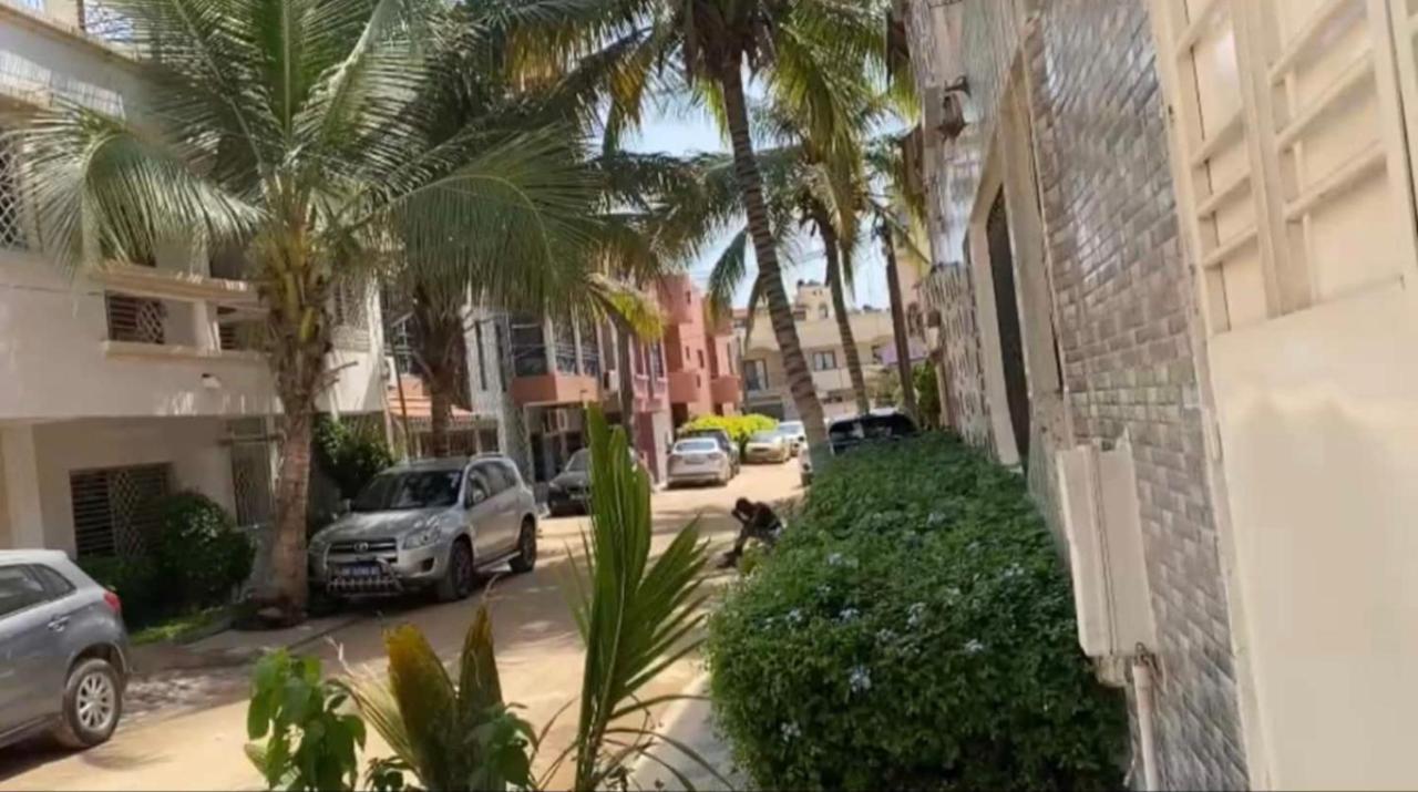 Appartement Haut Standing Idealement Situe A Dakar Exterior photo